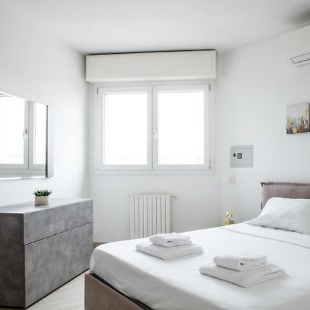 Dehomes - Porta Genova Luxury Stay Milaan Buitenkant foto