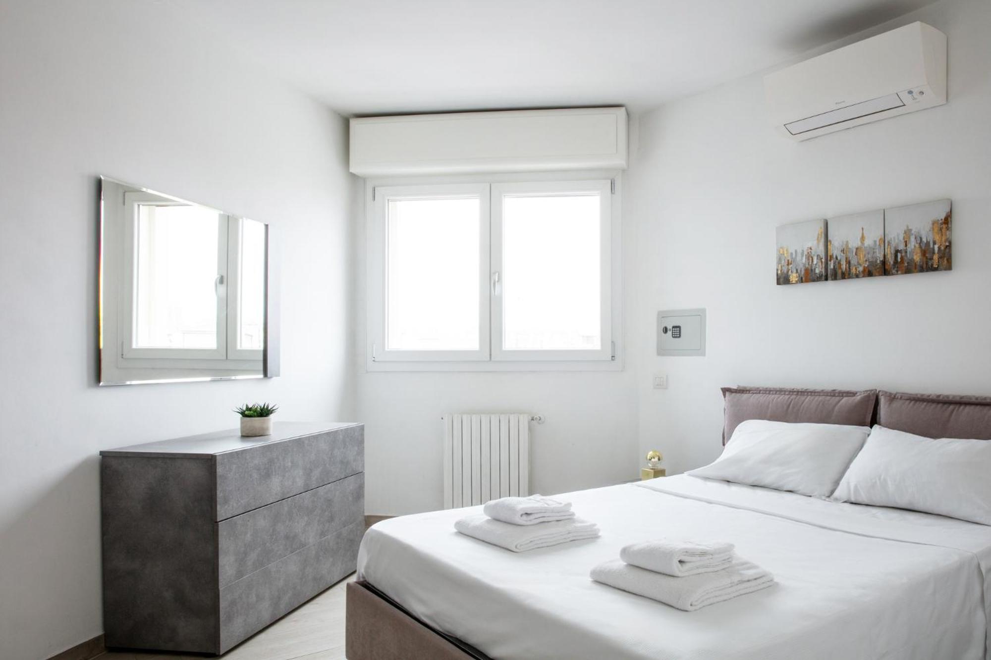 Dehomes - Porta Genova Luxury Stay Milaan Buitenkant foto